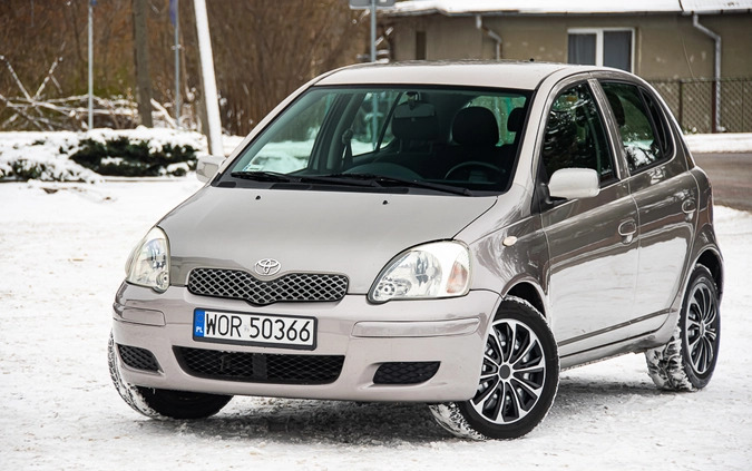 Toyota Yaris cena 10000 przebieg: 160000, rok produkcji 2005 z Łęczyca małe 562